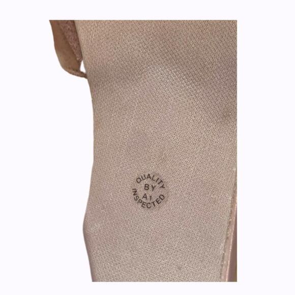 Olsenboye Women's Size 8.5M Peep Toe Ruffle High Heels Beige Ankle Chic Pumps - Picture 7 of 8